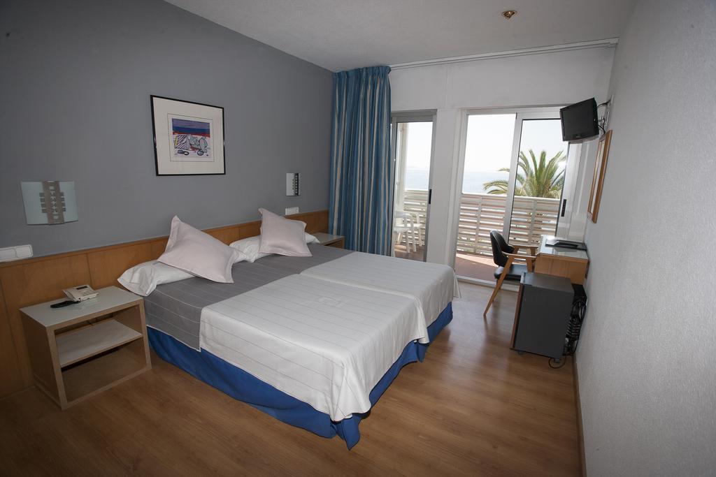 Hotel Neptuno サン・ペドロ・デル・ピナタル エクステリア 写真