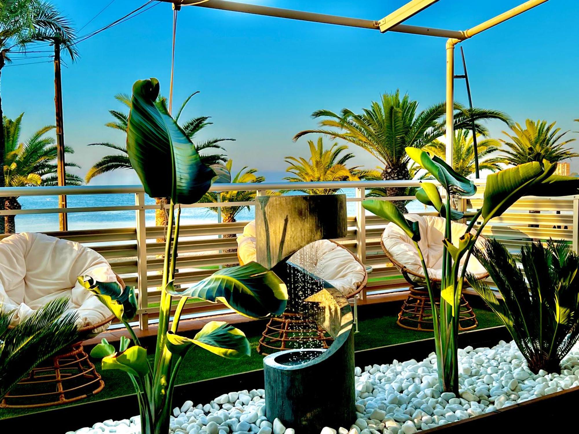 Hotel Neptuno サン・ペドロ・デル・ピナタル エクステリア 写真