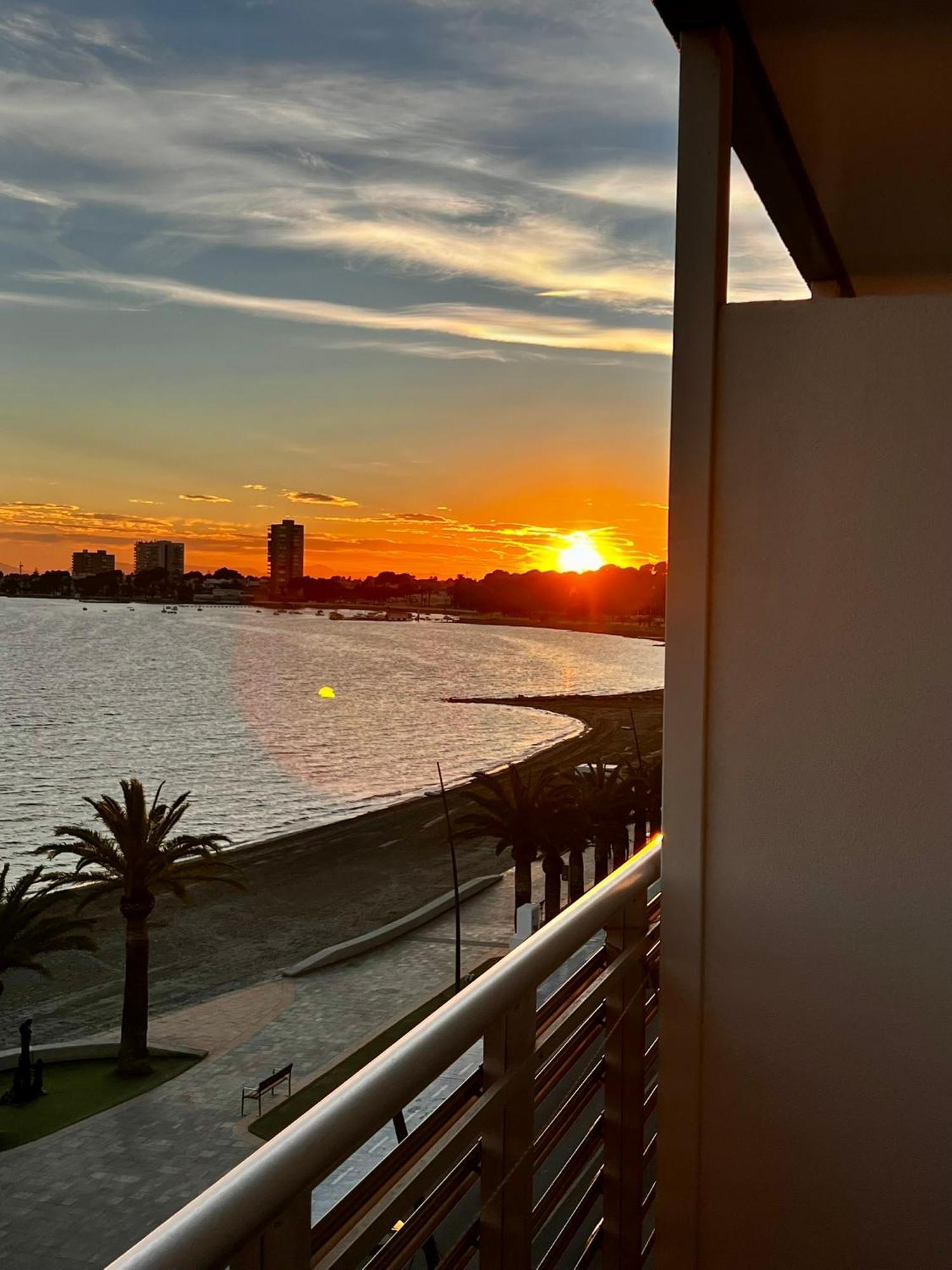 Hotel Neptuno サン・ペドロ・デル・ピナタル エクステリア 写真