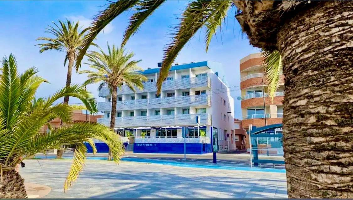 Hotel Neptuno サン・ペドロ・デル・ピナタル エクステリア 写真